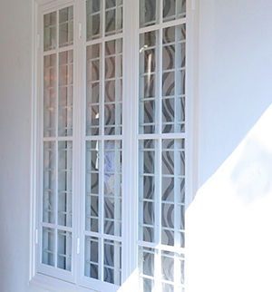 ILEAF DOORS